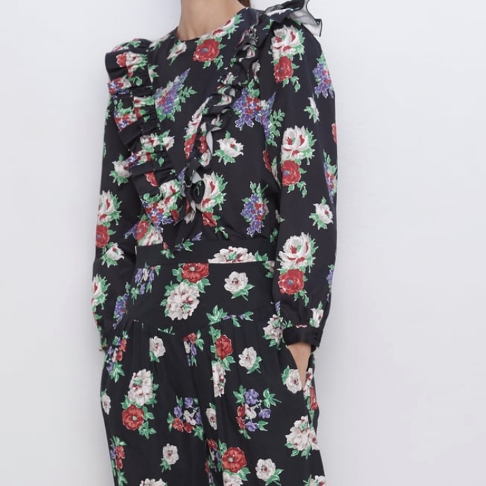 FLORAL PRINT BLOUSE WITH RUFFLE - Picture 2 of 5